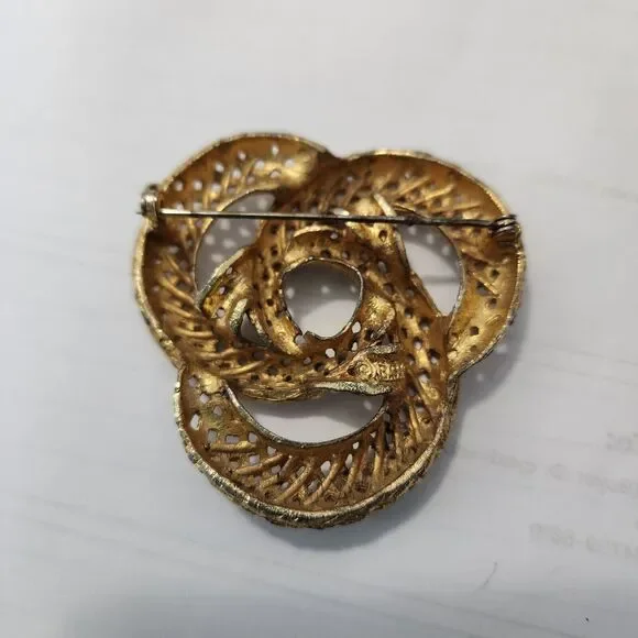 Rare Vintage Signed BSK Gold Tone Triple Ring Pretzel Shaped Basket Weave Brooch